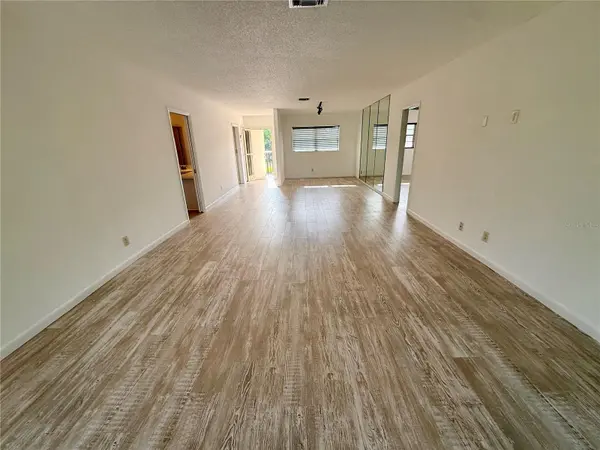 7880 PALM AIRE LN #203, Sarasota, FL 34243