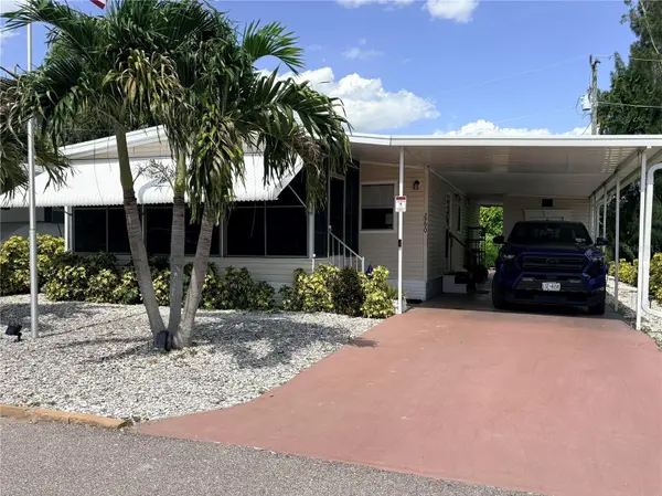 2790 INDIANWOOD DR, North Fort Myers, FL 33917