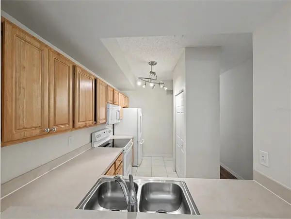 5701 BENTGRASS DR #18-207, Sarasota, FL 34235