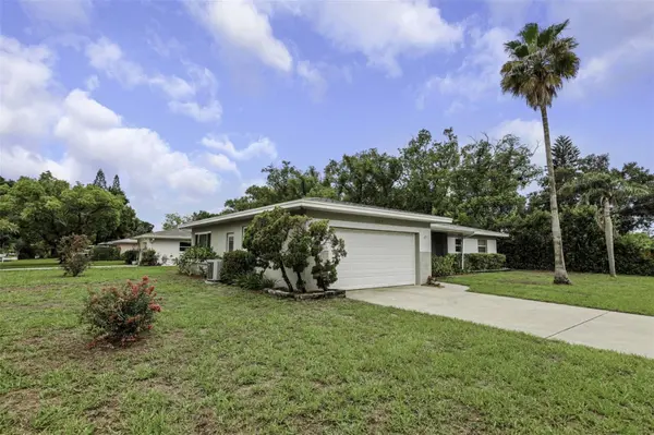 2077 DRUID RD E, Clearwater, FL 33764