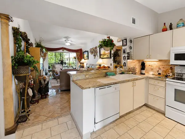 8294 KEY ROYAL CIR #1631, Naples, FL 34119