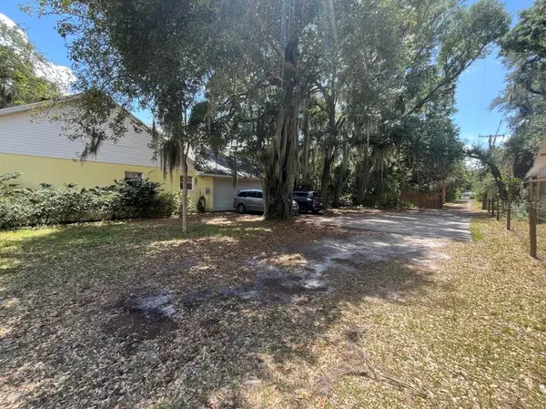 310 CLAYTON RD, Auburndale, FL 33823