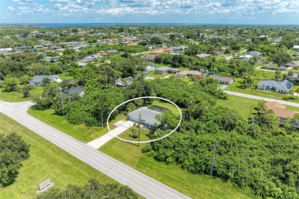 18565 EDGEWATER DR, Port Charlotte, FL 33948