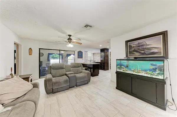 1520 SUNNYHILLS DR, Brandon, FL 33510