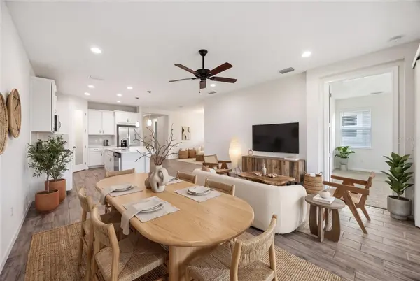 8621 RAIN SONG RD, Sarasota, FL 34238