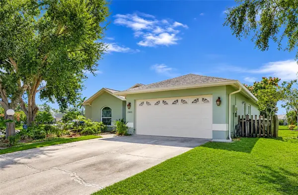 2405 ICECAPADE DR, Sarasota, FL 34240