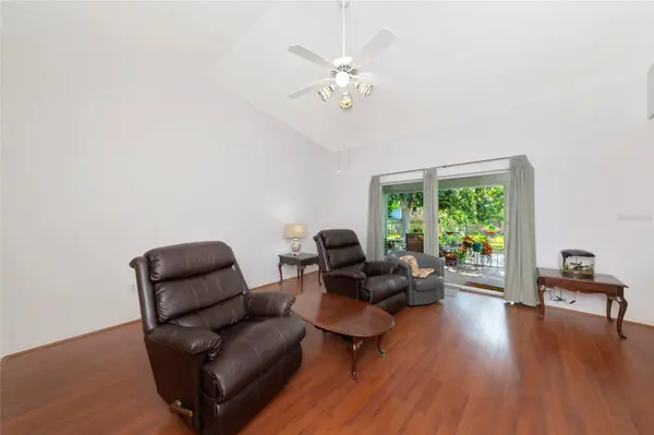 2405 ICECAPADE DR, Sarasota, FL 34240