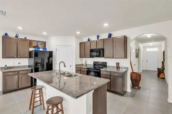 9527 SUNSTONE BLVD, Thonotosassa, FL 33592