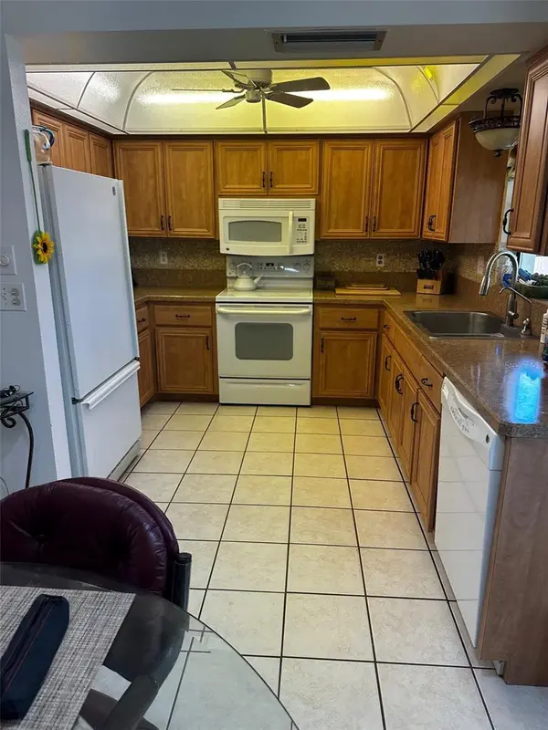 2425 DOUD ST, Sarasota, FL 34231