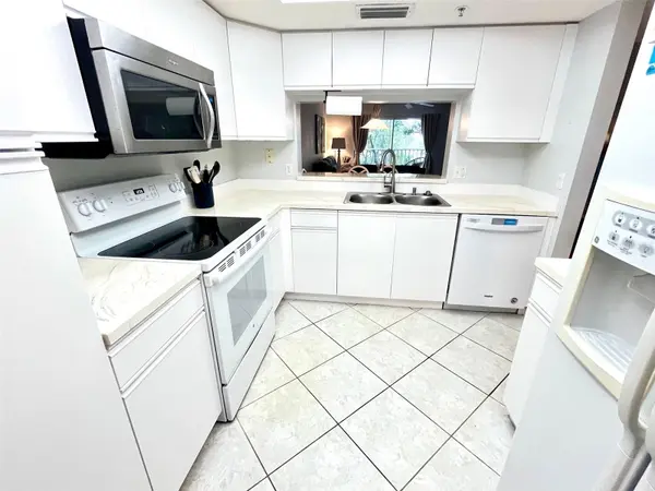 6507 STONE RIVER RD #210, Bradenton, FL 34203