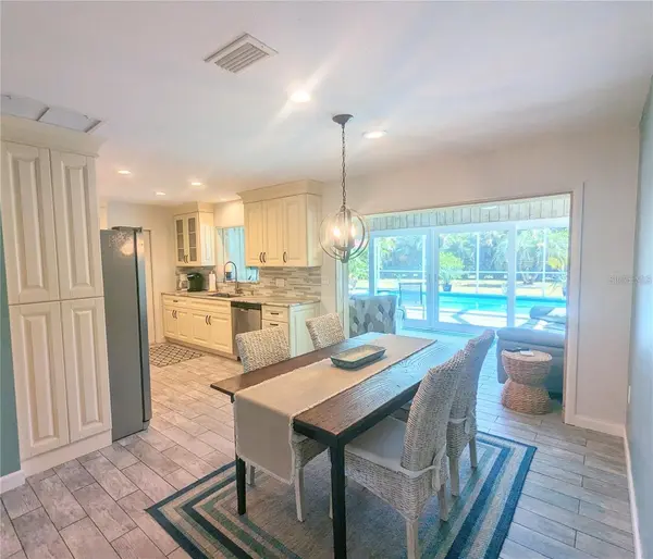 3070 GULF GATE DR, Sarasota, FL 34231