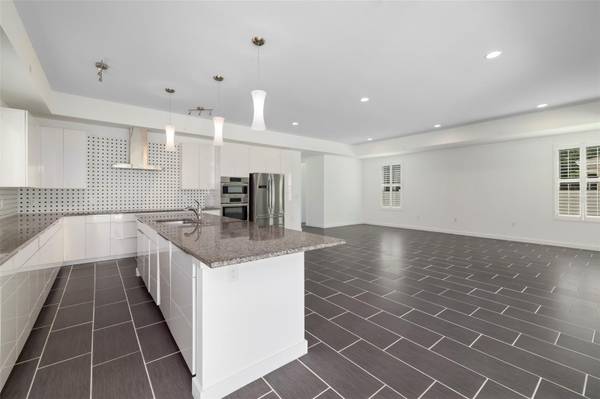 4524 RIVERWOOD AVE, Sarasota, FL 34231