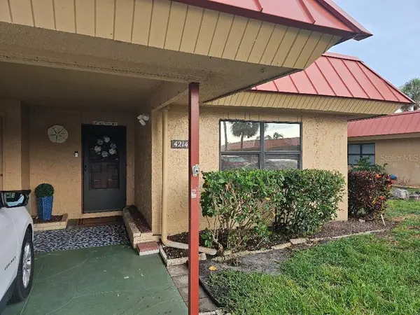 4214 EL DORADO CV #V-10, Bradenton, FL 34210