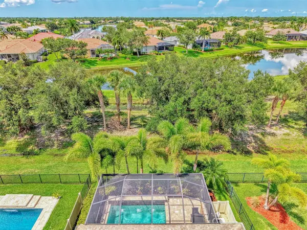 8467 NANDINA DR, Sarasota, FL 34240