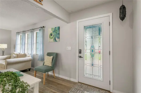 914 PLUM TREE LN, Sarasota, FL 34243