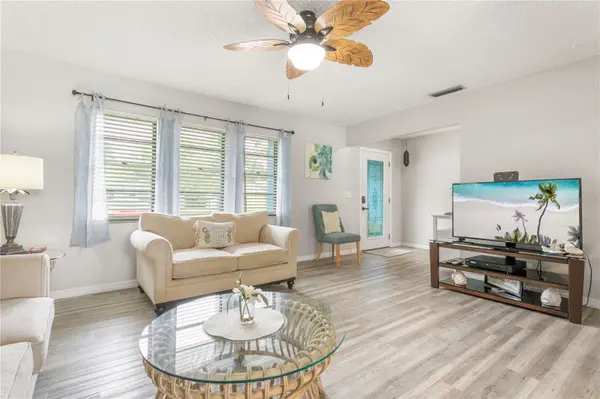 914 PLUM TREE LN, Sarasota, FL 34243
