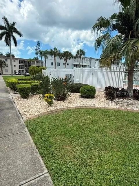 2223 SUNSET DR #E24, Bradenton, FL 34207