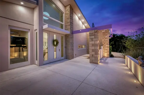 1556 EASTBROOK DR, Sarasota, FL 34231