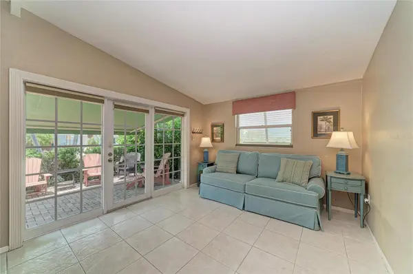 2711 AVENUE C, Holmes Beach, FL 34217