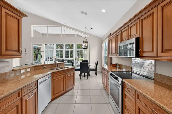 8415 WHISPERING WOODS CT, Bradenton, FL 34202