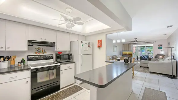 2436 GOLF COURSE DR #707, Sarasota, FL 34234