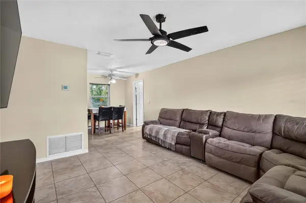 2316 POWELL CIR, Sarasota, FL 34234