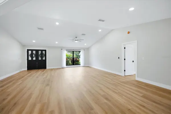 8822 MISTY CREEK DR, Sarasota, FL 34241