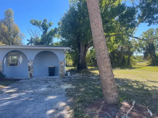 525 E HELEN AVE, Punta Gorda, FL 33950