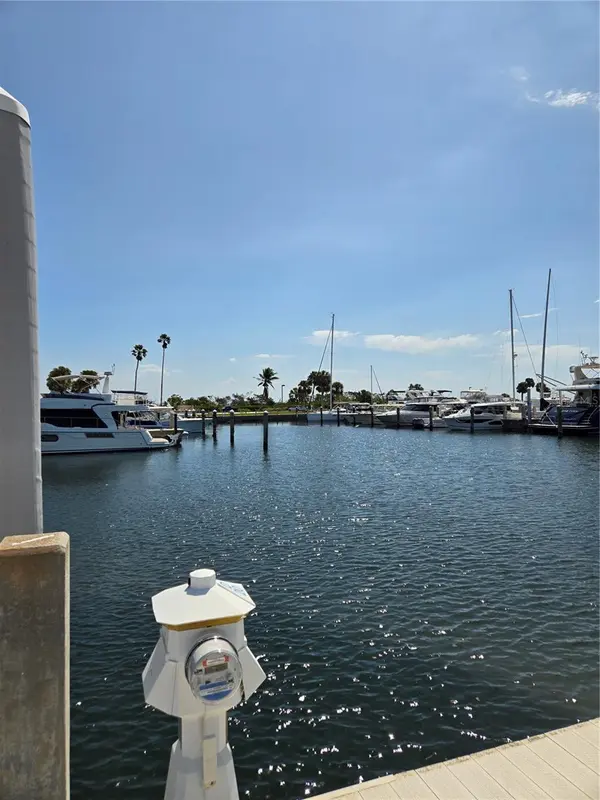 2800 HARBOURSIDE DR #D-16, Longboat Key, FL 34228