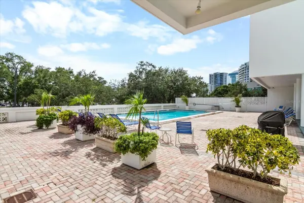 33 S GULFSTREAM AVE #305, Sarasota, FL 34236