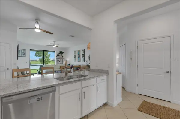 15227 SUNNY DAY DR, Bradenton, FL 34211