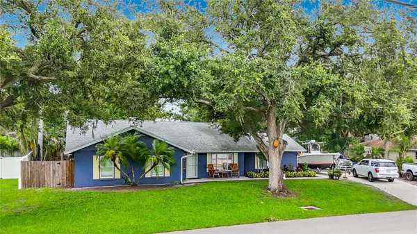 1953 ROLLING GREEN CIR, Sarasota, FL 34240