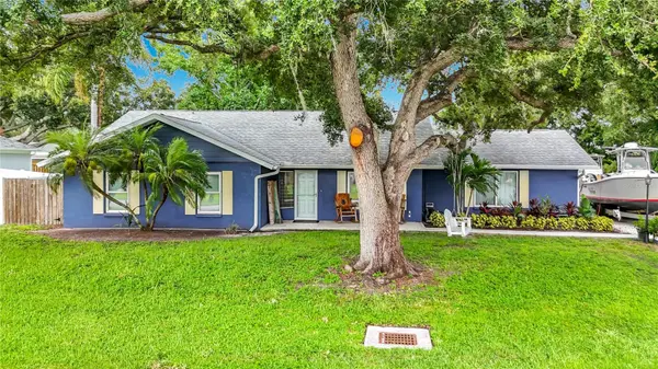 1953 ROLLING GREEN CIR, Sarasota, FL 34240