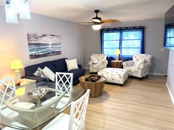 390 301 BLVD W #1B, Bradenton, FL 34205
