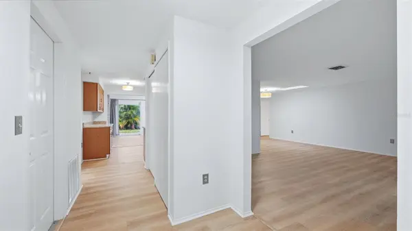 1329 NANTUCKET RD, Venice, FL 34293
