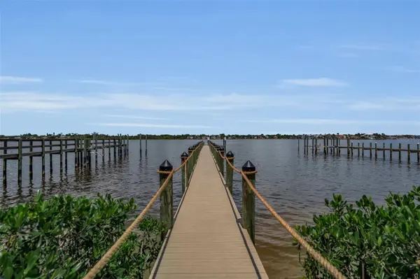 1275 PORT LN, Sarasota, FL 34242