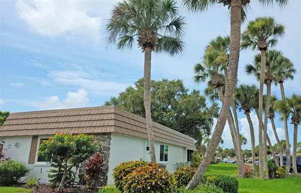 5468 RIVERBLUFF CIR #V-40, Sarasota, FL 34231