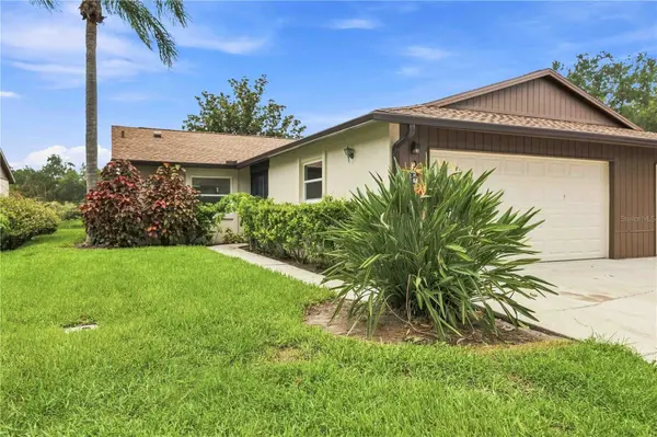 4756 OAK HILL DR #16, Sarasota, FL 34232