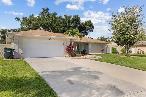 5776 AUGUSTA CIR, Sarasota, FL 34238
