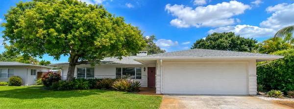 2253 VALENCIA DR, Sarasota, FL 34239
