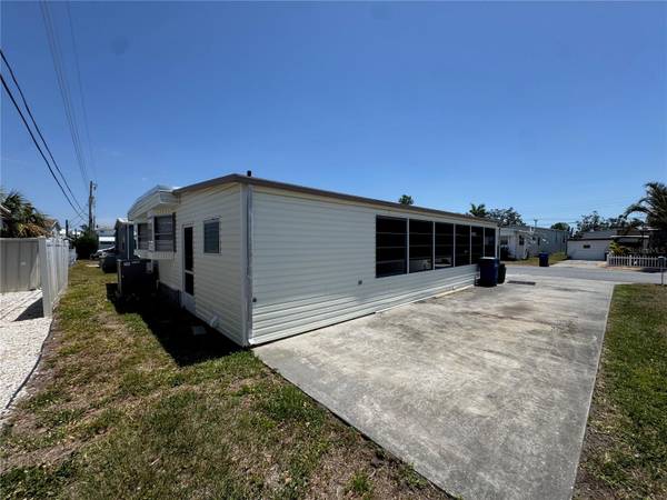 1111 49TH AVE TER W, Bradenton, FL 34207