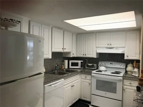6033 CORAL WAY #5, Bradenton, FL 34207