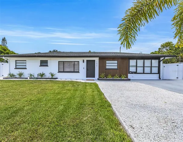 1921 FERN AVE, Sarasota, FL 34235