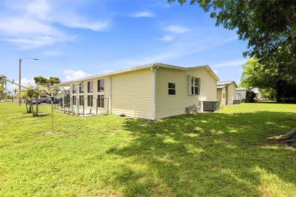 1 POINSETTIA DR, Fort Myers, FL 33905