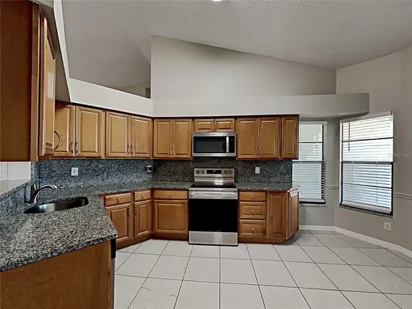 11701 LYNMOOR DR, Riverview, FL 33579