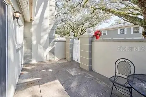 11713 RAINTREE DR, Tampa, FL 33617