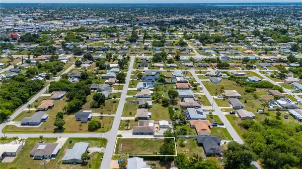 209 CYPRESS AVE NW, Port Charlotte, FL 33952