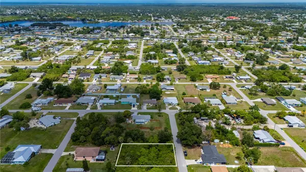 209 FORREST AVE NW, Port Charlotte, FL 33952
