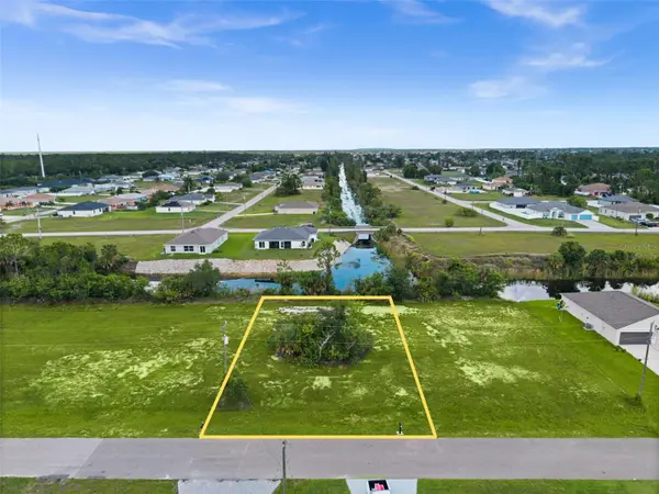 907 NE 32ND TER, Cape Coral, FL 33909