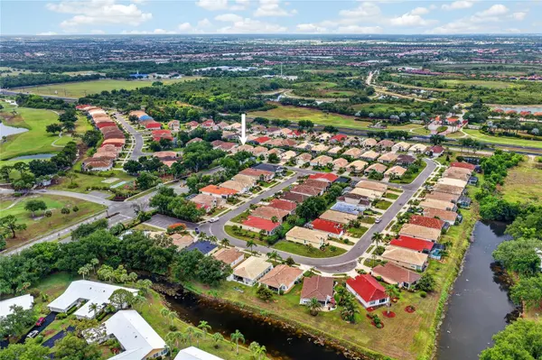 318 LANGHOLM DR, Venice, FL 34293